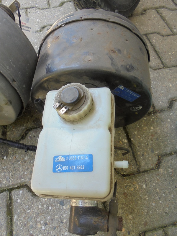 mit Bremskraftverstrker