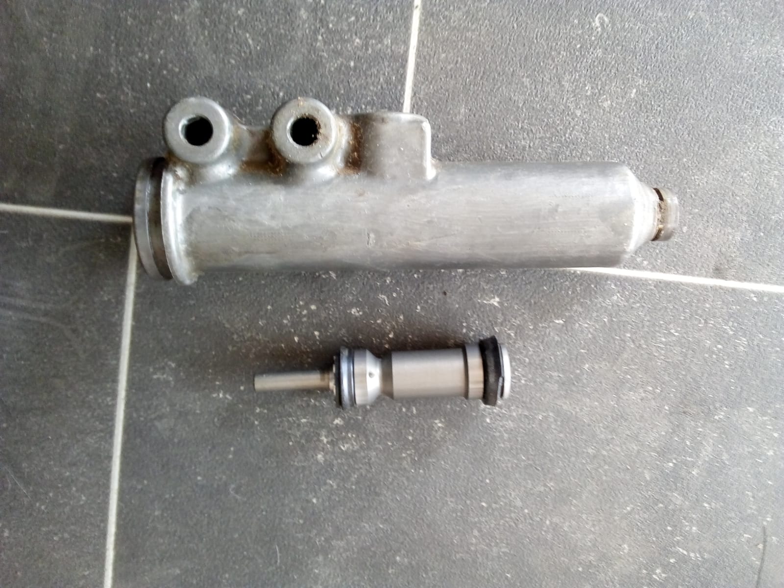 MAN TGL 8.180 Kupplungs geber zylinder BJ 2009

