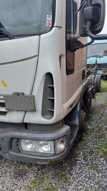 Windabweiser rechts und links vorhanden, Preis fr 1 Stck