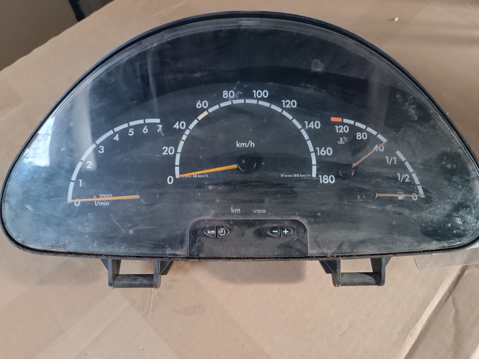 Kombiinstrument A001 446 09 21